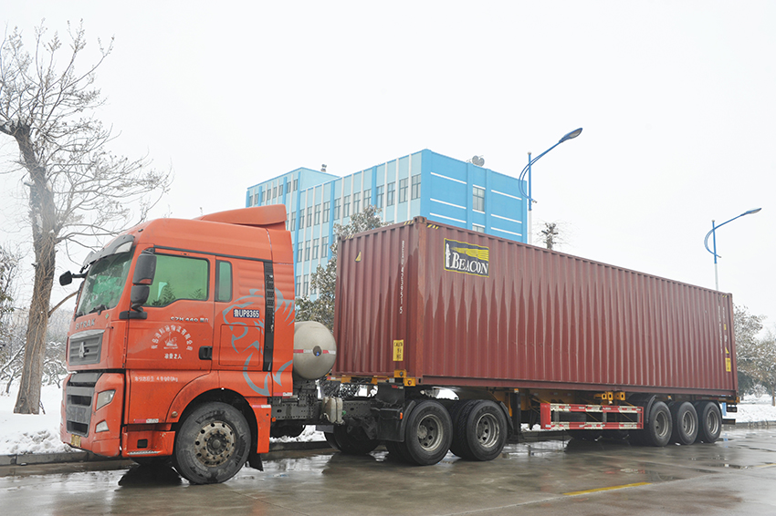華泰集團設計制造的50T/D大豆、花生、小黑籽預處理榨油，20T/D浸出，20T/D精煉項目發往埃塞俄比亞